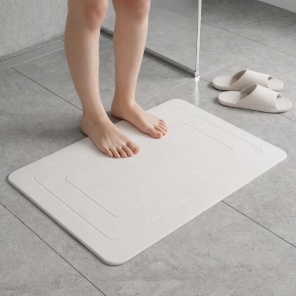 Amazon Basics Diatomite Stone Bath Mat Diatomite Stone Bath Mat | Fast Drying | Super Absorbent | Anti-Slip | Engraved Design | Light Grey | 60 × 39 cm