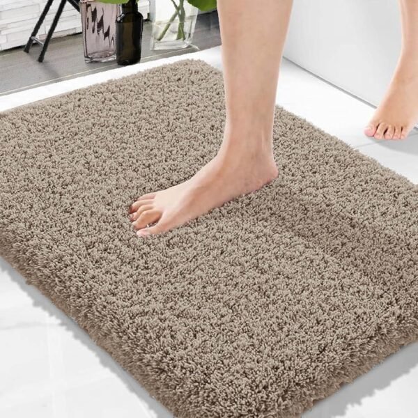 Amazon Solimo Premium Anti-Slip Microfiber Bath Mat Premium Anti-Slip Microfiber Bath Mat | Super Absorbent | Quick Dry | Machine Washable | Light Taupe | 60 × 40 cm