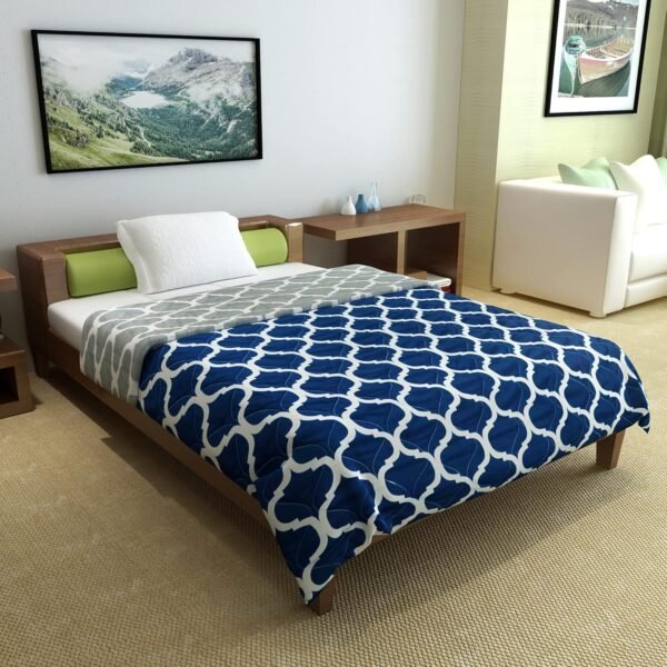 Divine Casa 120 GSM Reversible Comforter for Single Bed Microfiber 120 GSM Reversible Comforter for Single Bed, All Season Lightweight Quilt (Navy Blue & White, 140 × 230 cm)
