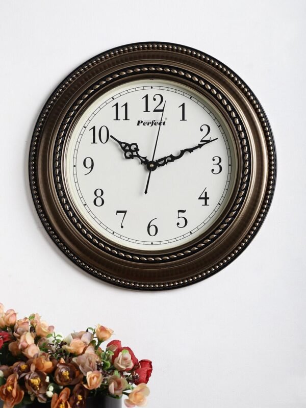 Contemporary Metal Wall Clock – Gold & White