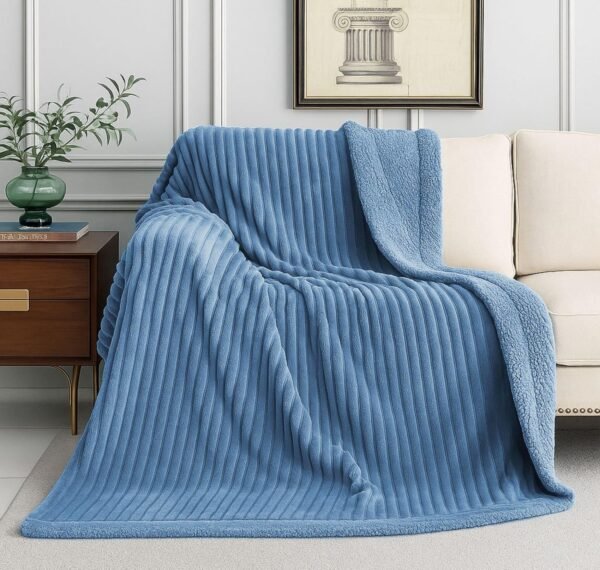 VAS COLLECTIONS Reversible Sherpa Fleece Throw Blanket Blue 228×152 cm Reversible Sherpa Fleece Throw Blanket for Sofa, Bed & Couch, Ultra Soft Plush Flannel Microfiber All-Season Blanket (Blue, 228 × 152 cm)