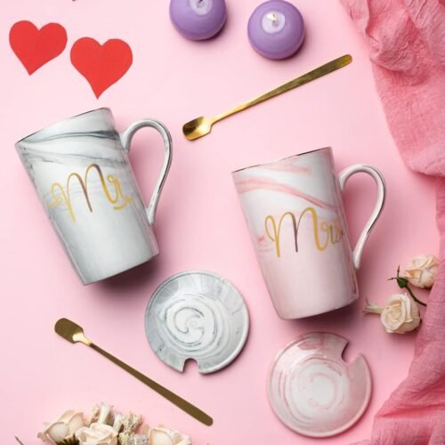 Mr & Mrs Ceramic Coffee Mug Set (380 ml, Set of 2) with Lid & Spoon | Marble Finish Couple Coffee Mugs | Microwave Safe Gift Set for Wedding, Anniversary & Engagement